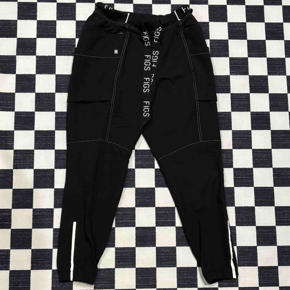 FIGS Women's Amazon Exclusive High-Rise  Cargo Jogger Scrub Pants